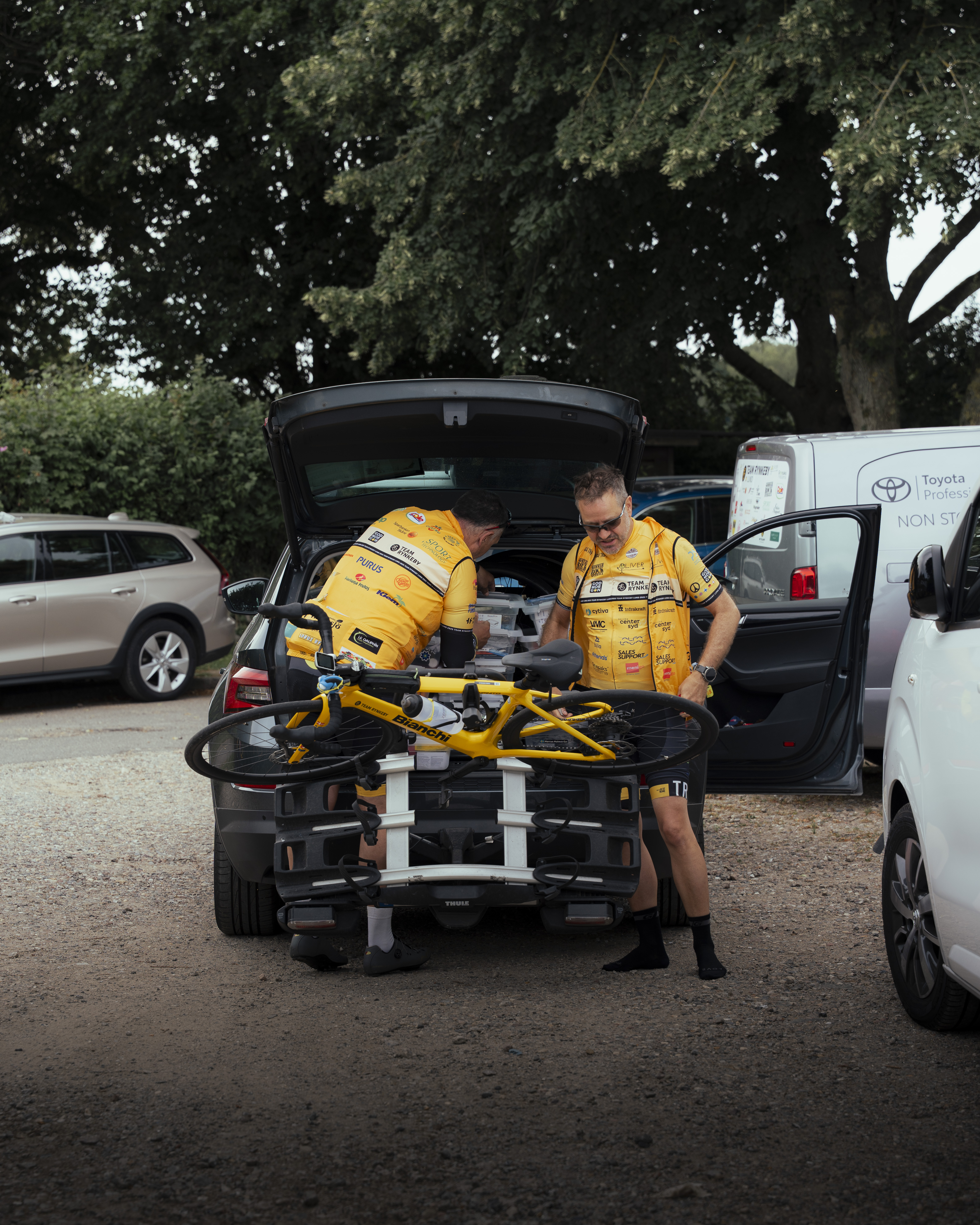 Servicebilen fikser cyklen